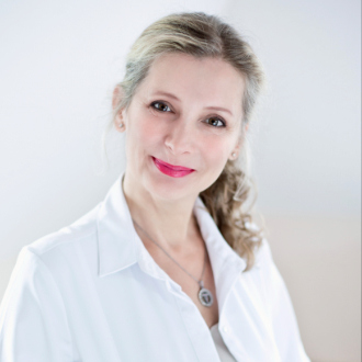 Doktor Tereza Agnew, M.A., DiS.